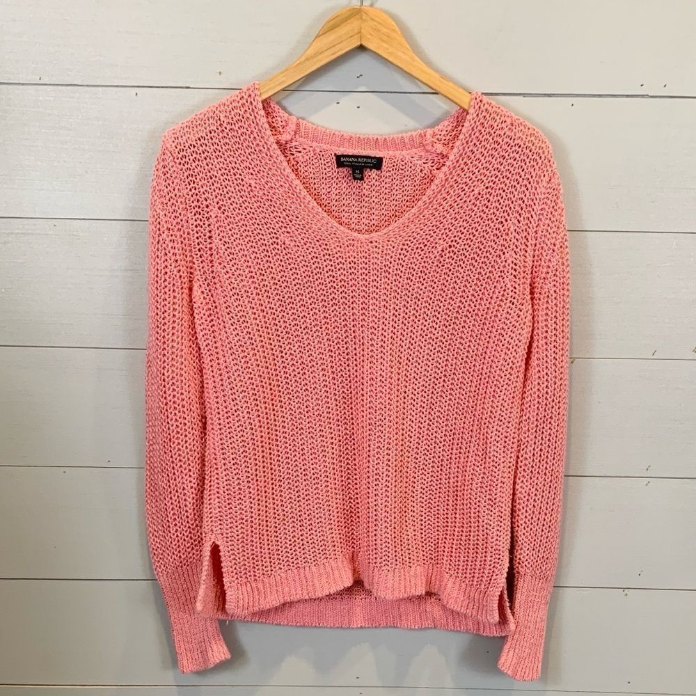 Banana Republic 100% Italian linen pink loose knit V-neck sweater size medium